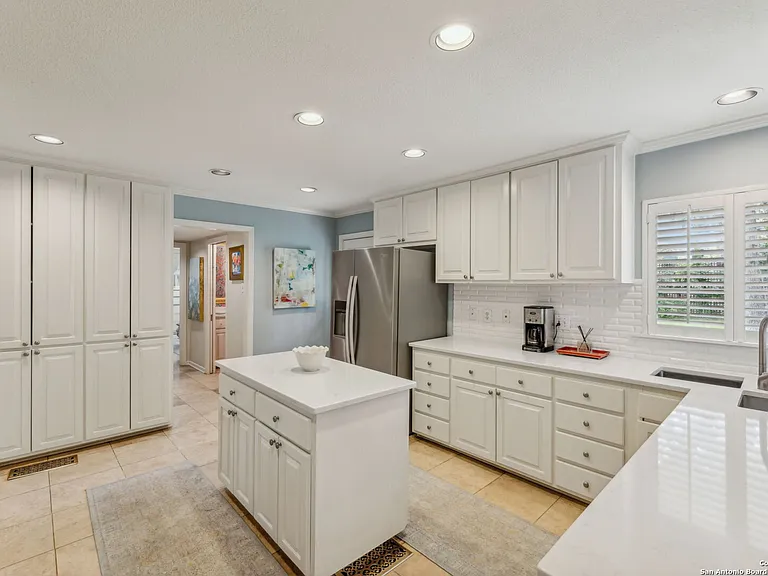 106 Morningside Dr — Photo 13