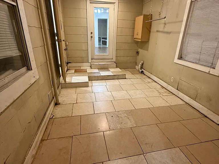 547 Commerce St — Photo 21