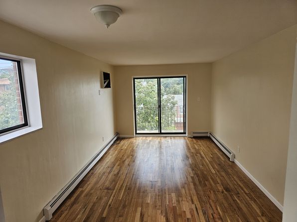 2338 College Point Blvd #D