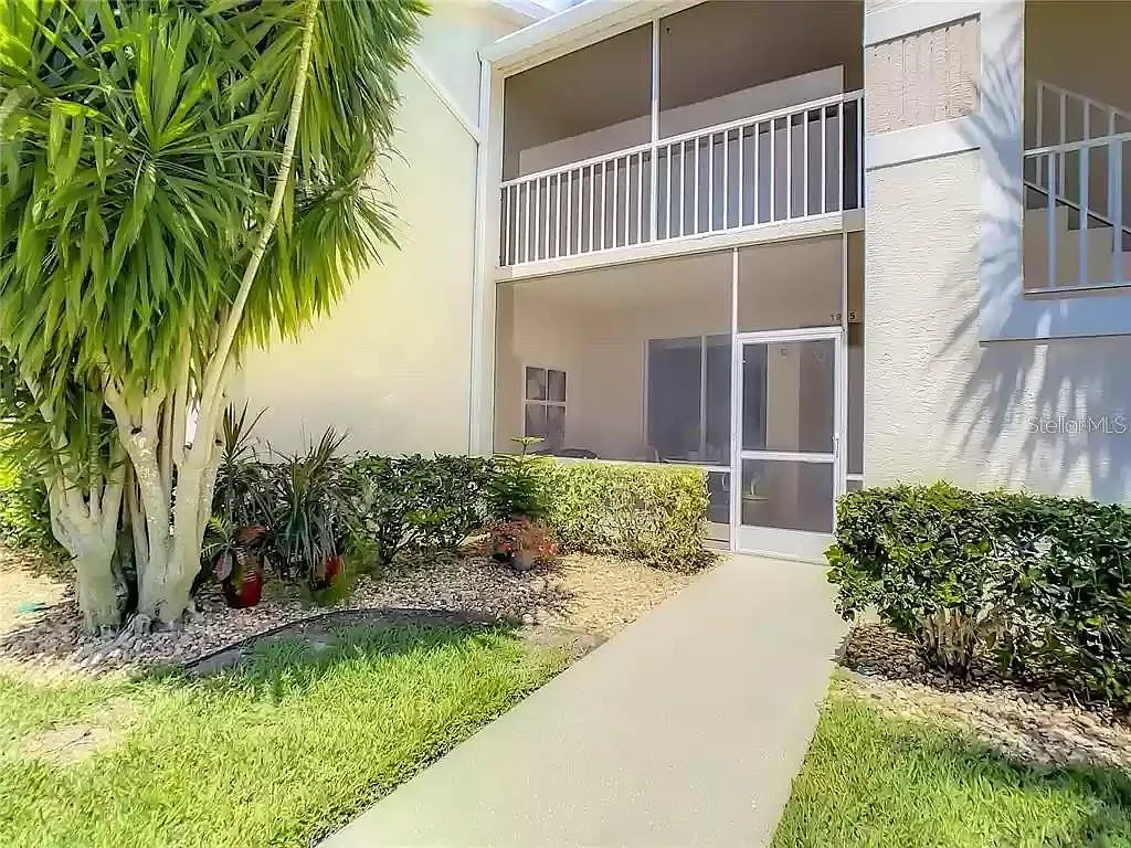 2 bed, 2.0 bath, 1333 sqft, $2,400 — Photo 1