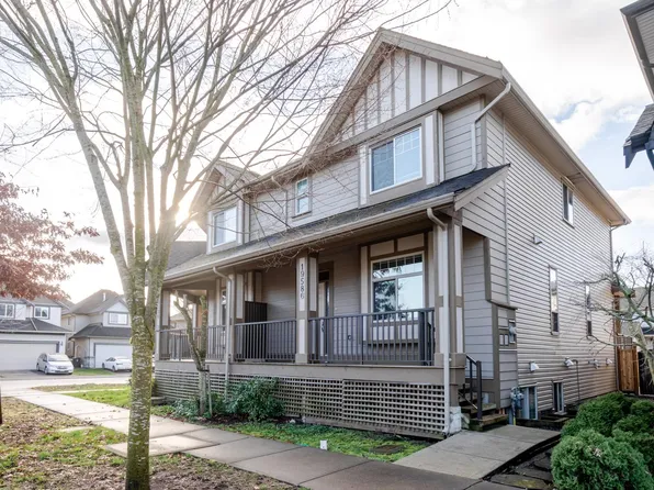 19586 72a Ave, Surrey, BC V4N 6P4