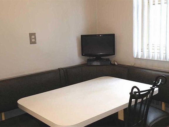 5th image of 251-61 61st Ave #687