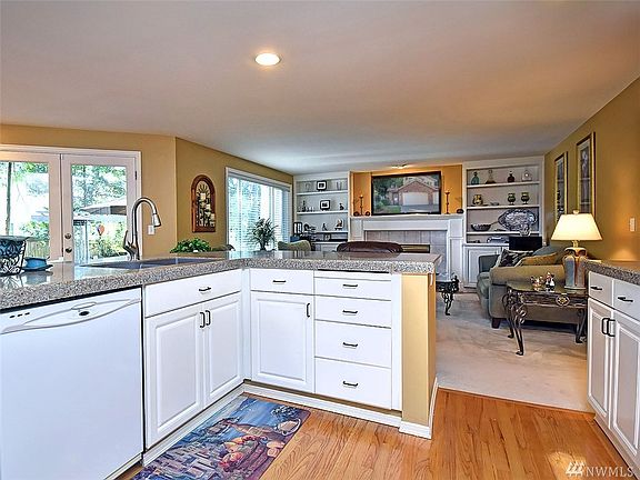 5th image of 15428 33rd Ave SE