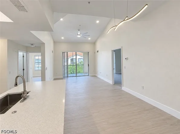 9025 Colby Dr APT 2120, Fort Myers, FL 33919