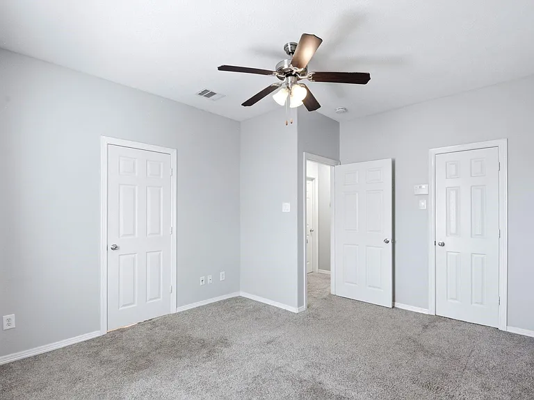 930 Sterling Creek Cir — Photo 30