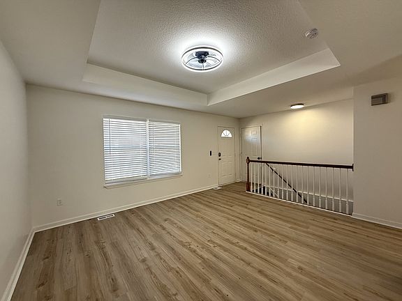 5th image of 900 Mission Rd