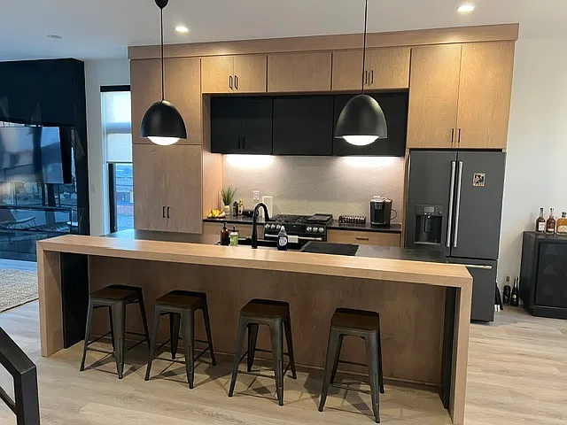 4 bed, 3.5 bath, 2300 sqft, $4,500 — Photo 3