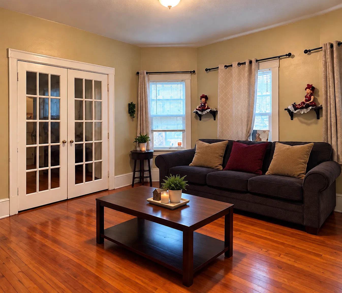 4 bed, 1335 sqft, $2,800 — Photo 1