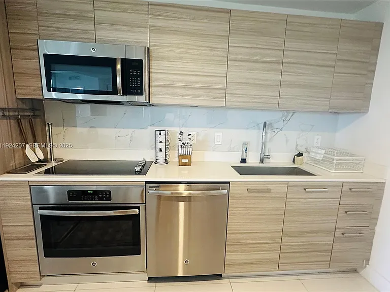121 NE 34th St #3014 — Photo 17