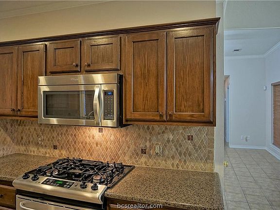 2nd image of 1407 Front Royal Dr