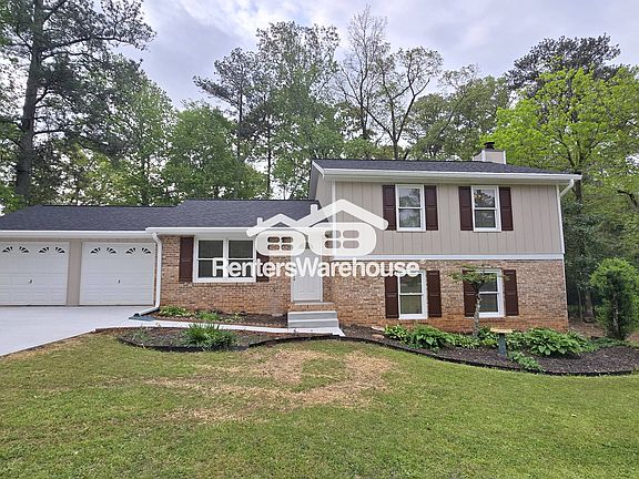 2nd image of 3437 Stanford Cir
