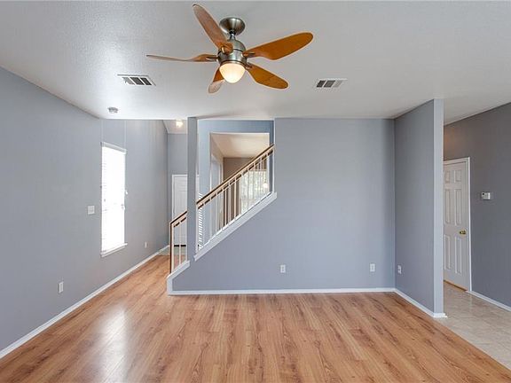 2nd image of 1415 Fort Lloyd Pl
