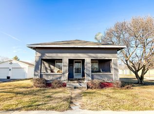 1314 Archer Ave, Marshall, IL 62441