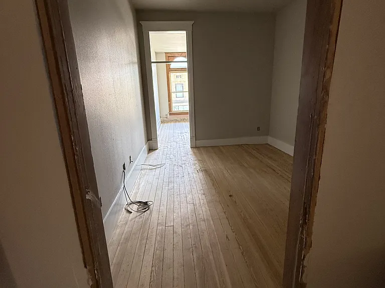 201 W Main St #5 — Photo 3