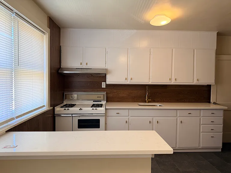6254 Marsden St — Photo 10