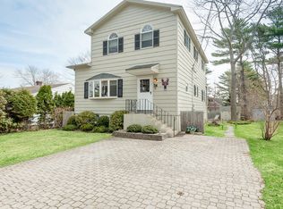34 Seaview Ave, Ogunquit, ME 03907