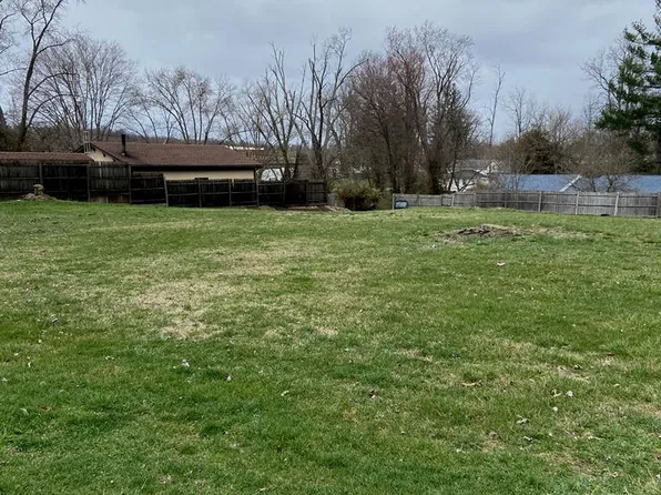 319/323 E 12th St, Wellston, OH 45692