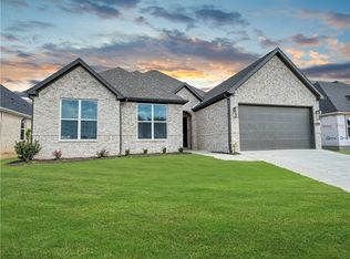 3414 E Greystone Dr, Springdale, AR 72764