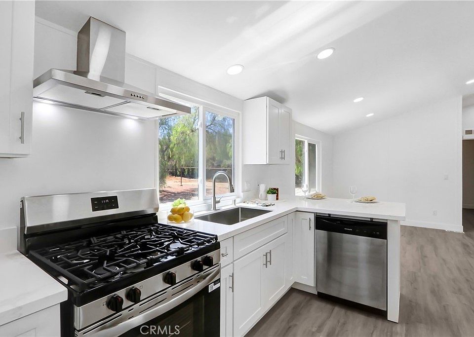 1st image of 28247 Reservoir Ave