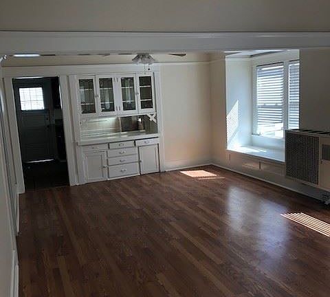 4th image of 3935 Utah St