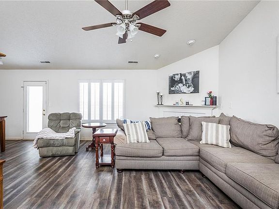 4th image of 5434 Twin Bridge Blvd