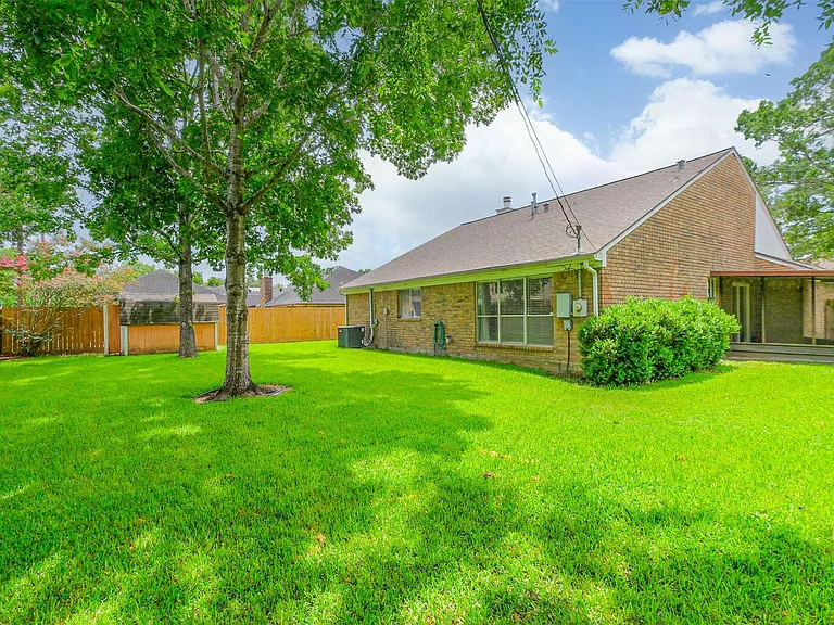 2315 Cunningham Dr — Photo 18