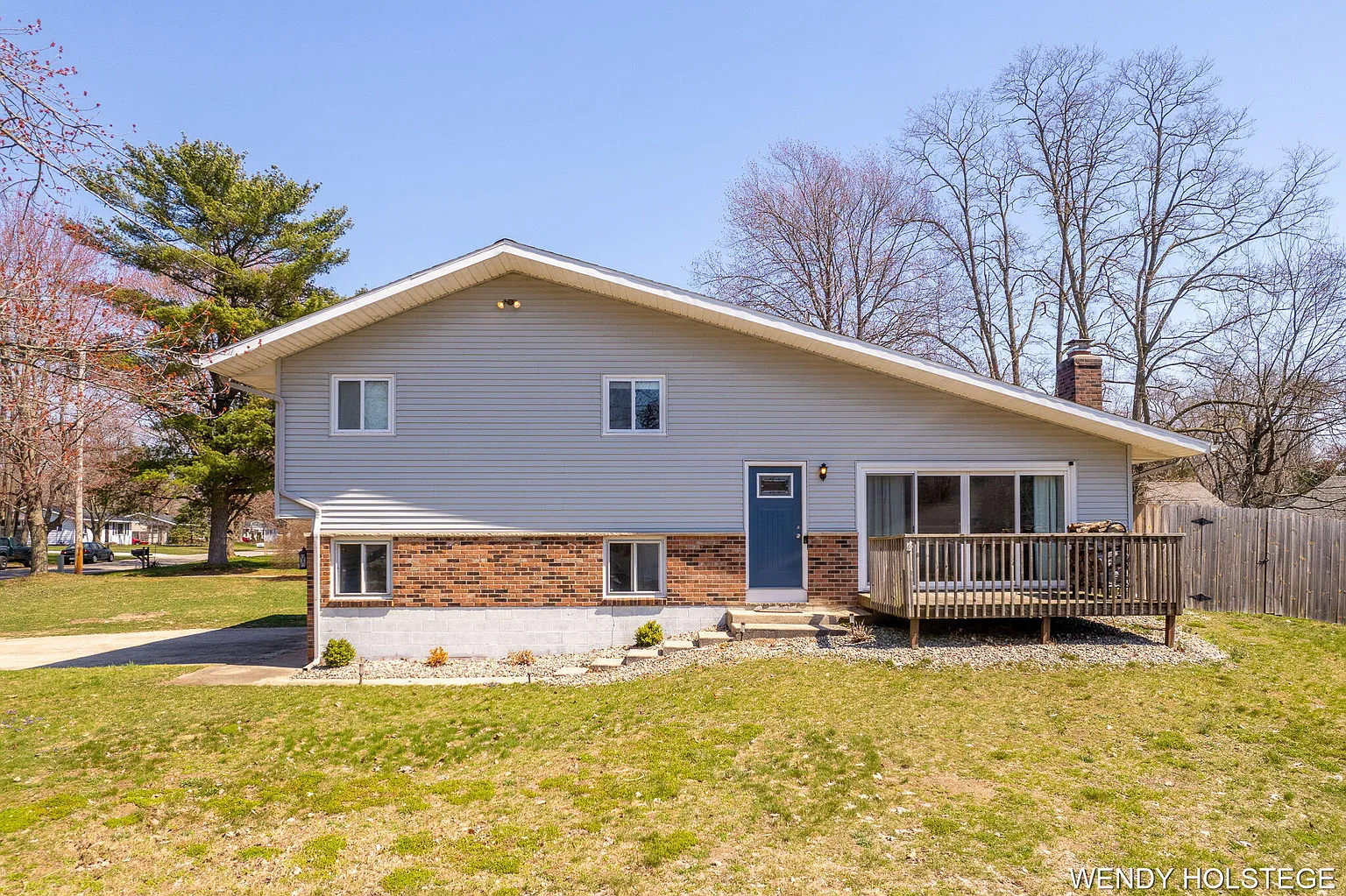 1576 Elmer St photo 1