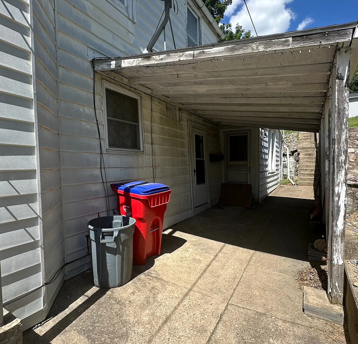 3 bed, 1400 sqft, $1,750 — Photo 2