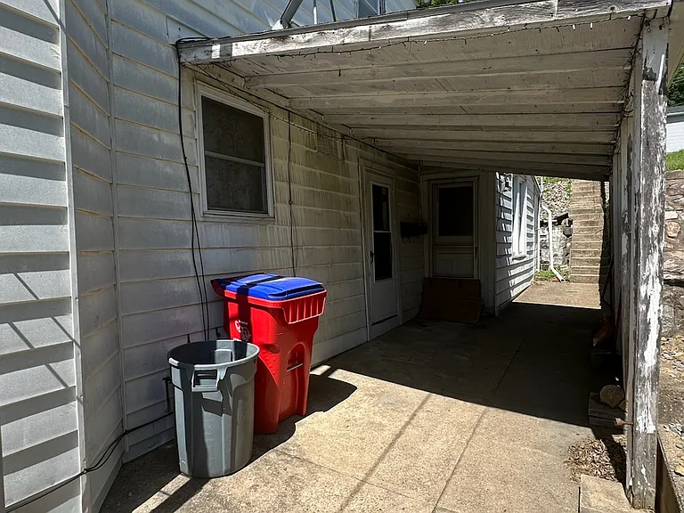 249 S 4th St — Photo 2