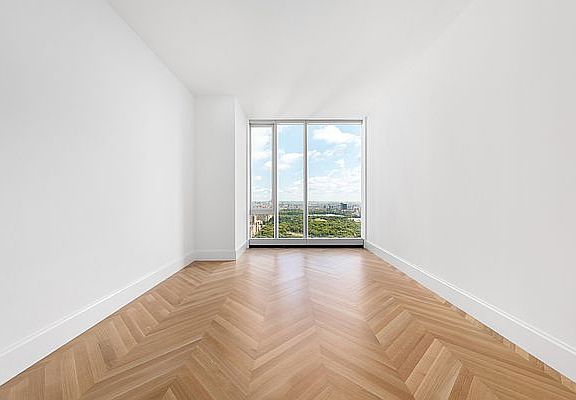 5th image of 217 W 57th St #56N