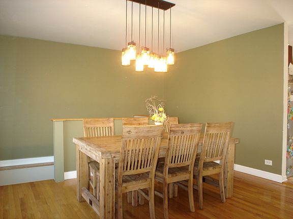 3rd image of 30W535 Mulberry Dr