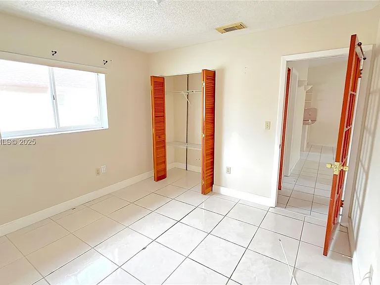 2220 W 74th St #201-16 — Photo 11
