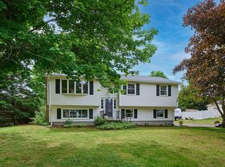 10 Robin Rd, Easthampton, MA 01027