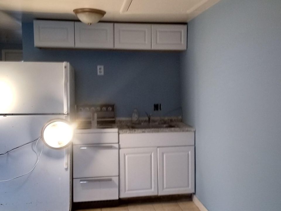 1st image of 29 Grant St #2
