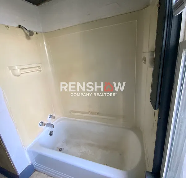 704 Finley St #4 — Photo 3