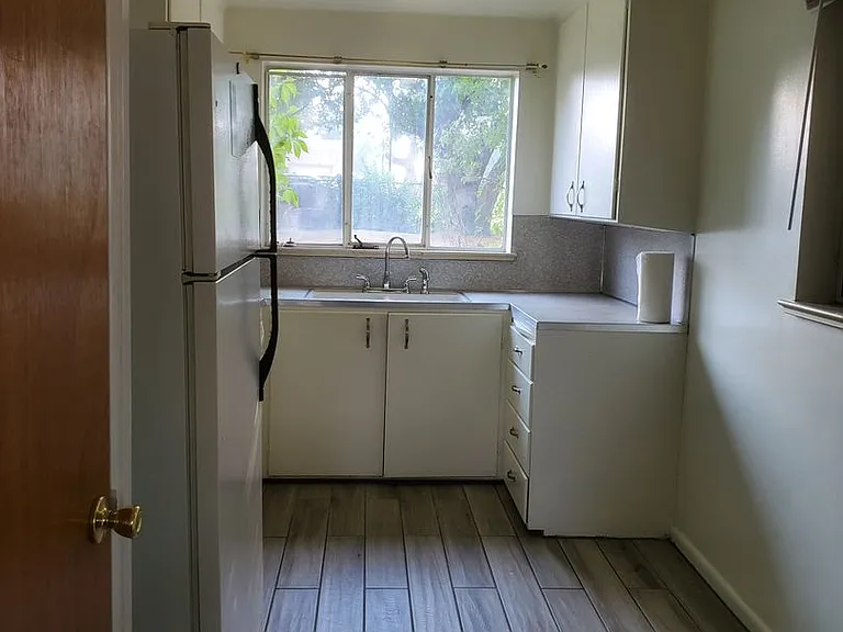 1803 Fremont Ave — Photo 6