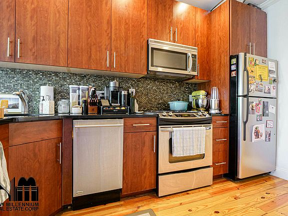 5th image of 599 President St APT 4R