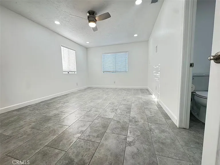 3233 E Cameron Ave — Photo 13