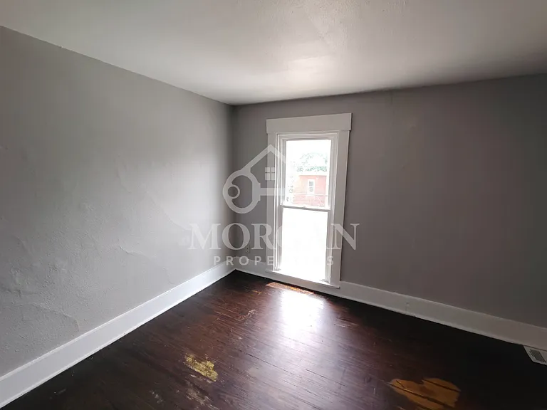 1104 Spring St — Photo 8