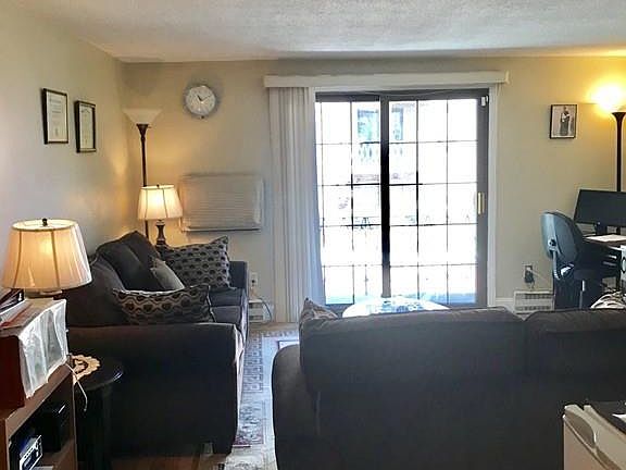 3rd image of 9 Royal Crest Dr APT 8