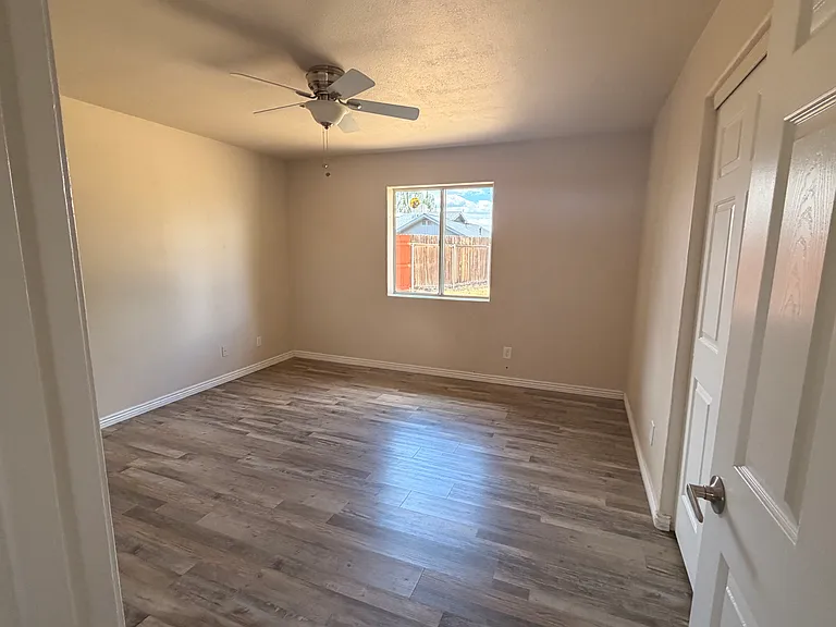 1078 W Rogers Ave — Photo 8