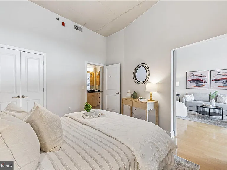 520 John Carlyle St #429 — Photo 12