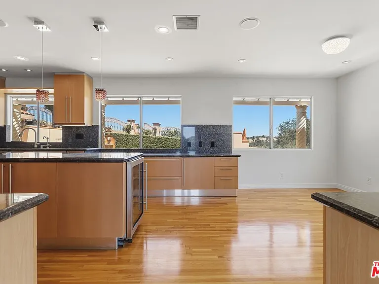 4613 Reforma Rd — Photo 14