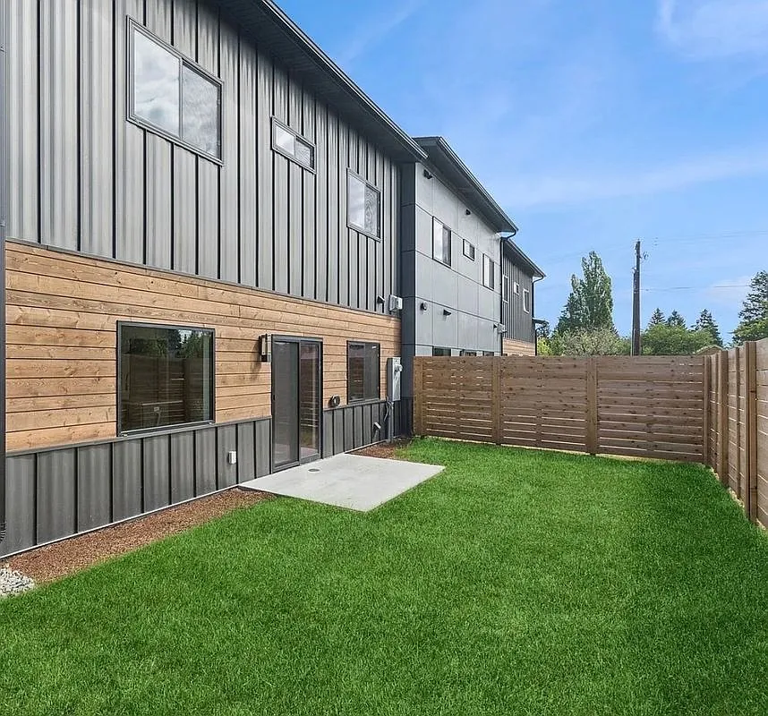 3 bed, 2.5 bath, 1824 sqft, $4,000 — Photo 2