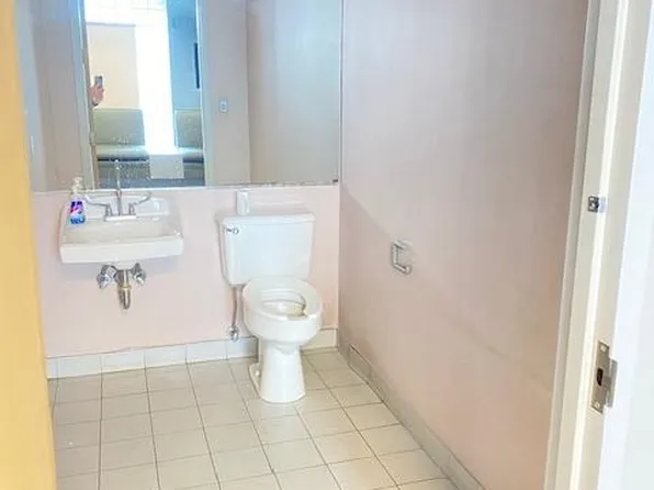 7400 Bergenline Avenue image 27 of 28