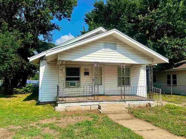 807 N Pine St, Ponca City, OK 74601