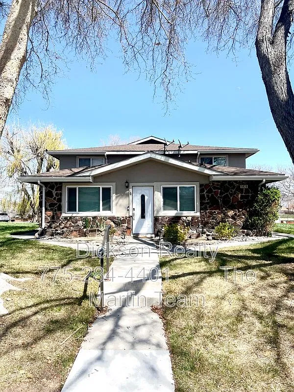 2 bed, 1.0 bath, 798 sqft, $1,550 — Photo 1