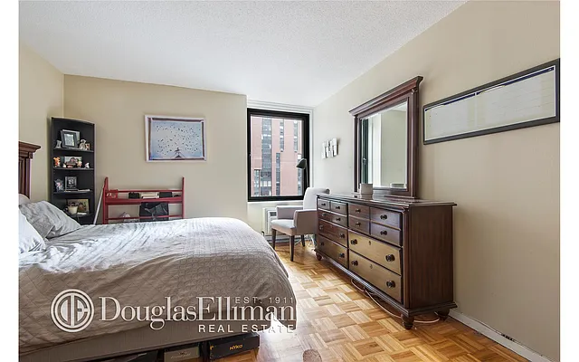 Rented by Douglas Elliman | media 8