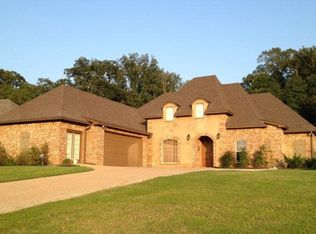 217 Olde Trace Dr, Vicksburg, MS 39180