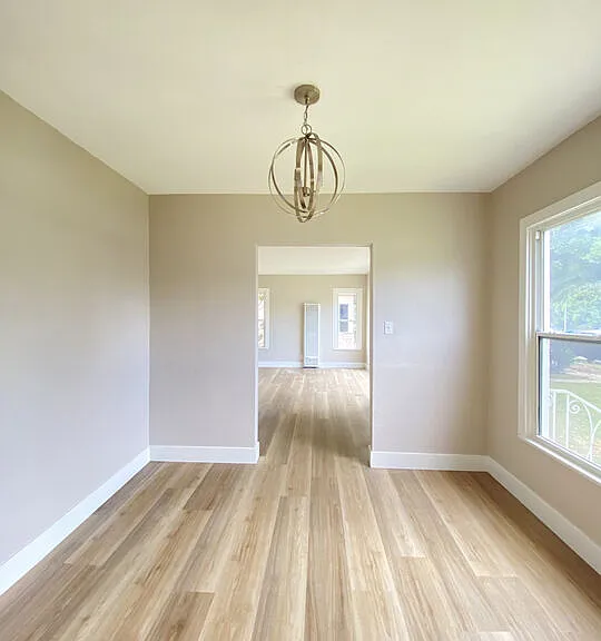 2620 S Barrington Ave — Photo 5